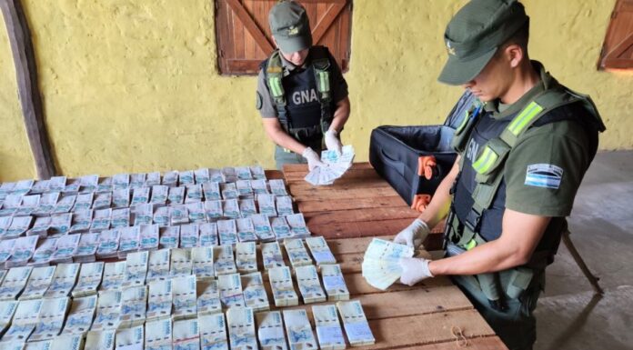 SIN DISIMULO! Trasladaban en Corrientes una valija cargada con más de 500 millones de pesos sin justificar su legal procedencia