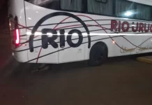 Escalofriante hallazgo: colectivo llegó a una terminal arrastrando un cadáver